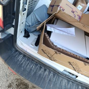 Kargo Teslimatında Hasarlı Paket Ve Saygısız Davranış