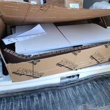 Kargo Teslimatında Hasarlı Paket Ve Saygısız Davranış