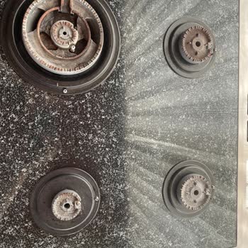 Arçelik Ankastre Ocak Camı Patladı, Servis Randevusu Sürekli Erteleniyor