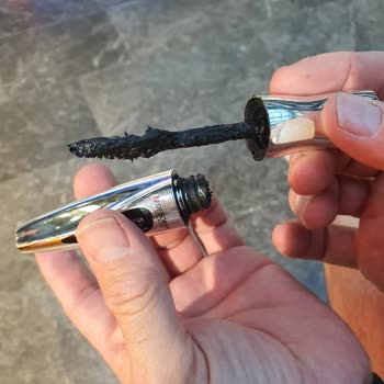 Aldığım Rimel Üretim Hatalı Çıktı, Müşteri Hizmetleri İlgilenmiyor