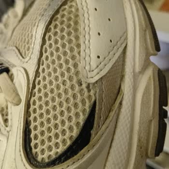 New Balance Ayakkabıda Aynı Noktada Oluşan File Yırtıkları İçin Değişim Talebim Reddedildi