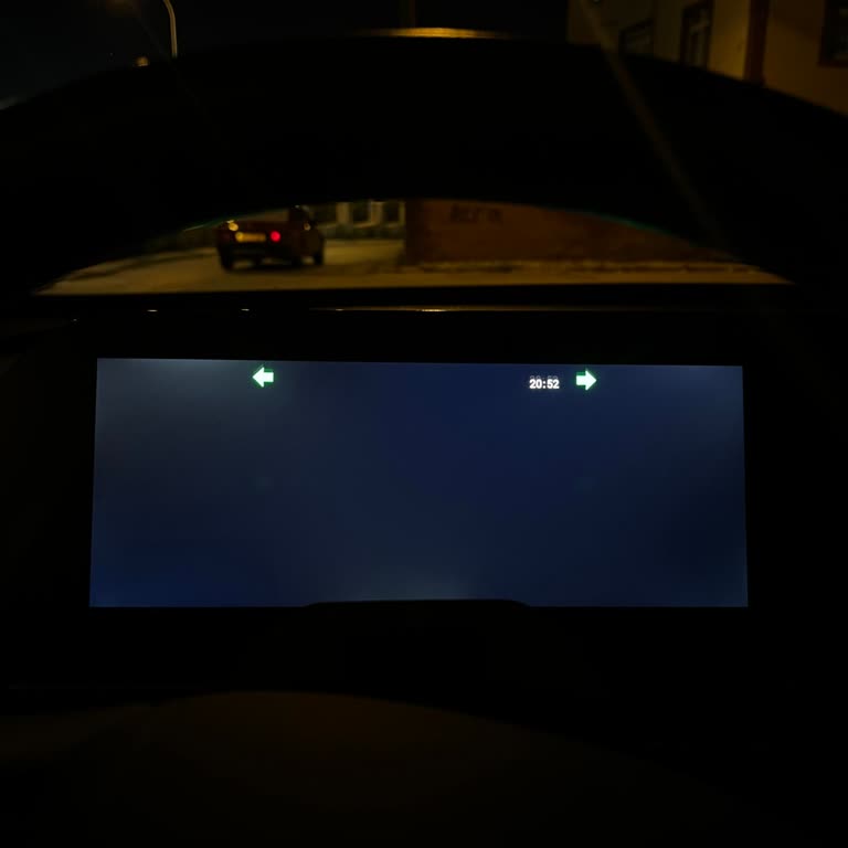 Yeni Chery Omoda5 Tabletinde Kenarlarda Beyaz Işık Sorunu