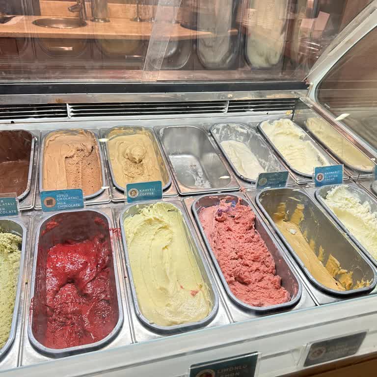 Kahve Dünyası'nda Erimiş Ve Sağlıksız Dondurma Deneyimi