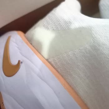 23 Bin Liralık Nike Ayakkabıda Amblem Ve Taban Sorununa Red Cevabı Şaşkınlığı