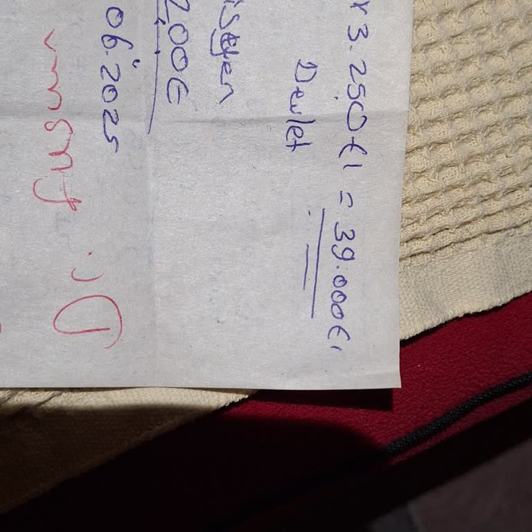 Diş Hekimliği Fakültesinde Farklı Ücret Talepleri Ve Tutarsız Bilgilendirme