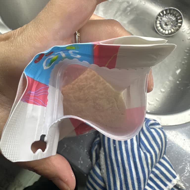 Bebekler İçin Alınan Pirinç Ununda Ağır Koku Ve Böcek Sorunu