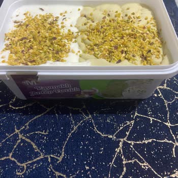 Migros'tan Aldığım Antep Fıstıklı Dondurmanın Görseli Ve İçeriği Uyuşmuyor