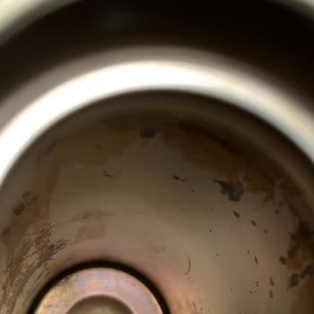 Stanley Termosumun İçi Kısa Sürede Paslandı