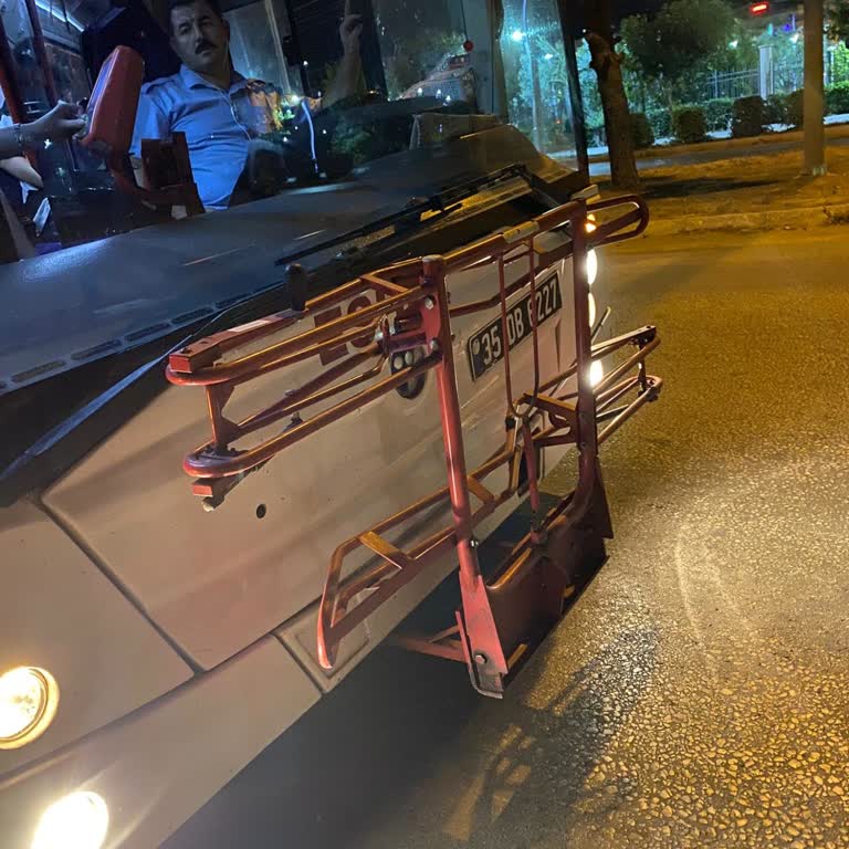 Otobüs Şoförünün Dikkatsizliği Bebek İçin Tehlike Oluşturdu