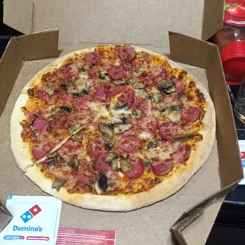 Domino's'tan Geç Gelen Ve Soğuk Pizza Hayal Kırıklığı