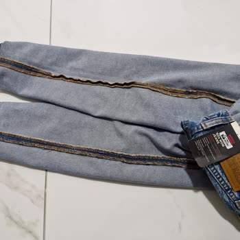 Levis'tan Aldığım Ürün Orijinallik Ve Kalite Testini Geçemedi
