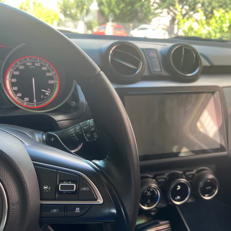 Suzuki Swift Multimedya Ekranı Kapanma Ve Aküye Zarar Endişesi