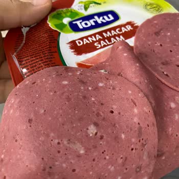 Küflü Salam Şoku: Taze Ürün Beklerken Hayal Kırıklığı