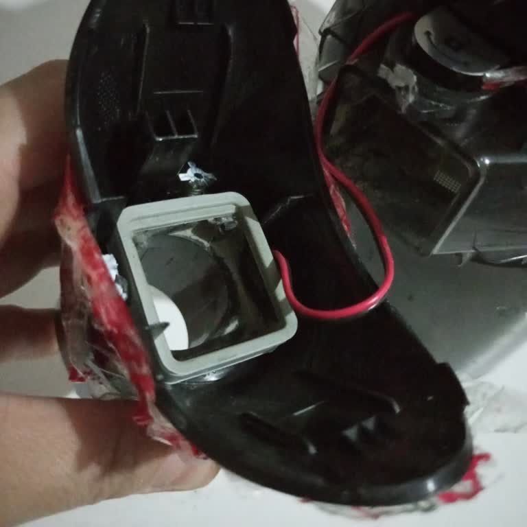 Bir Yıllık Üründe Kırık Parça Ve Servis Mağduriyeti