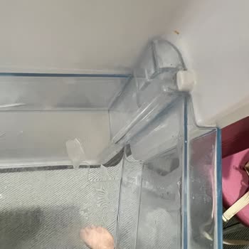 Bosch Buzdolabı Şişelik Rafı Garanti Kapsamında Değişmedi, Yüksek Ücret Talep Edildi