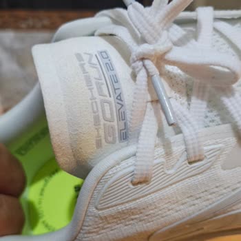 Skechers Ayakkabı Çoraplarımı Ve Ayağımı Boyadı Çözüm Bekliyorum
