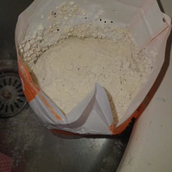 Söke Un'dan Kaynaklanan Böcek Sorunu Hayatımızı Zorlaştırdı