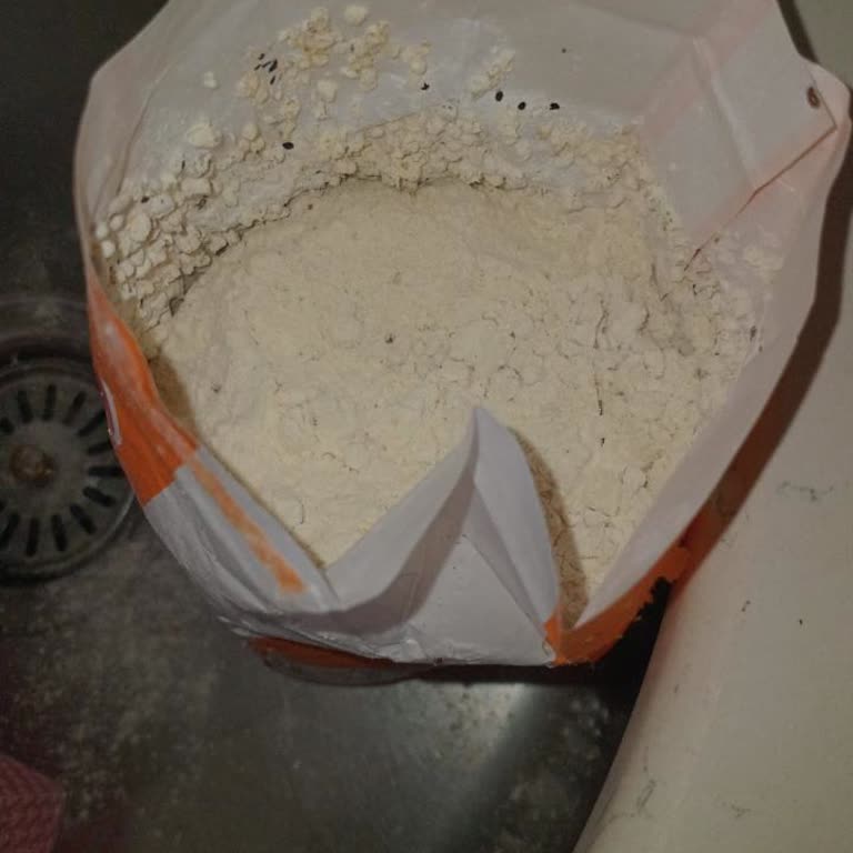 Söke Un'dan Kaynaklanan Böcek Sorunu Hayatımızı Zorlaştırdı