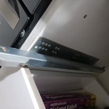 Çekmece Rayı Tırnaklarının Kırılması Ve Yedek Parça Bulunamaması