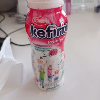 Son Kullanma Tarihi Geçmeyen Kefir Köpürüp Taştı, Ürün Bozulmuş Olabilir