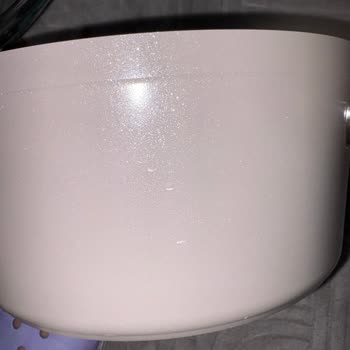 Makinede Yıkanabilir Denilen Tencerede Hızlı Soyulma Ve Yıpranma Sorunu