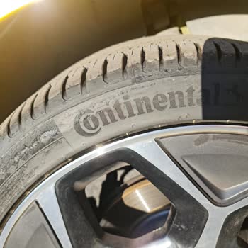 Yeni Alınan Continental Lastikte Birkaç Gün İçinde Yanak Döküntüsü Oluştu