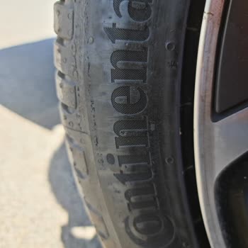 Yeni Alınan Continental Lastikte Birkaç Gün İçinde Yanak Döküntüsü Oluştu