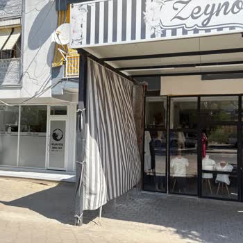 Yan Dükkandaki Perde Ve Flamalar İşimi Engelliyor