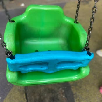 Çocuk Parkındaki Tehlikeli Oyun Grupları İçin Acil Müdahale Talebi