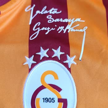 GS Store 100 Yıl Formasında Baskı Ve Bayrak Soyulması Hayal Kırıklığı