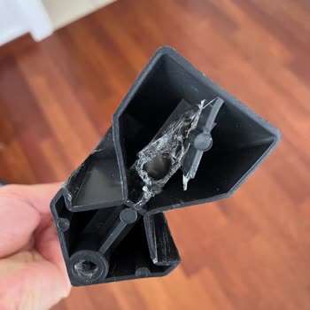 Kırık Mobilya Ayağı İçin Doğrudan Parça Satışı Yapılmıyor