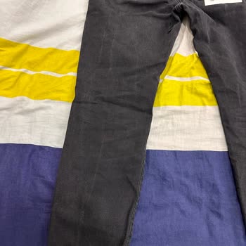 Mavi Kot Pantolonunda Seri Üretim Hatası Ve Yetersiz Müşteri Hizmeti