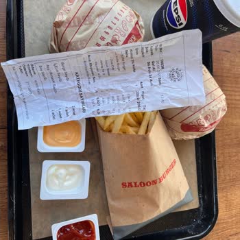 Avlu34 AVM Saloonburger'de Hijyen Skandalı Ve Kötü Deneyim