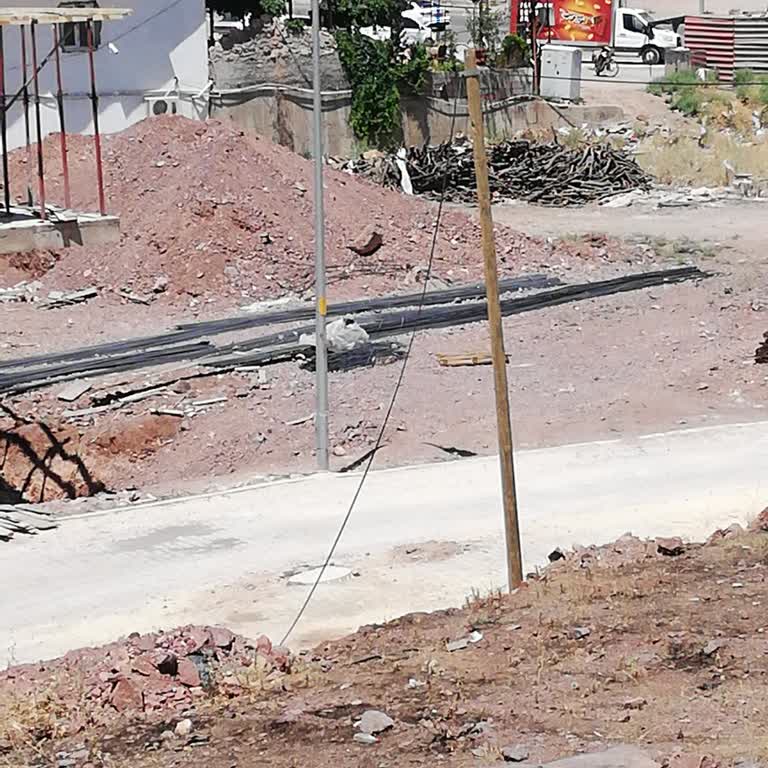 Sürekli Ertelenen Arıza: Kablo Yerde, İnternet Yok!