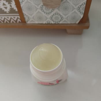 Garnier Mineral Roll On Kıyafetleri Lekeliyor Ve Sağlık Riski Taşıyor