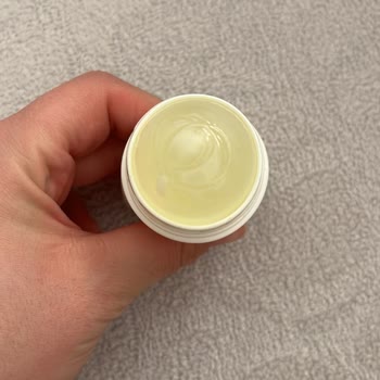 Garnier Termal Koruma Roll On Tişörtlerde Sararma ve Ciltte Kaşıntı Yaptı