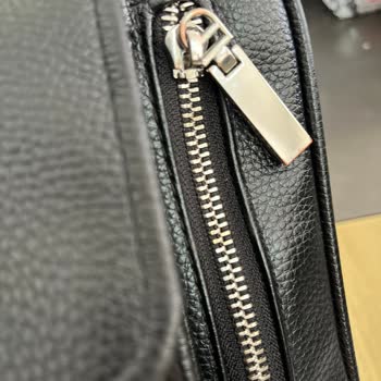 Pahalı Ve Markalı Üründe Renk Atması, Firma Sorumluluk Almıyor!