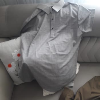 I Received Cheap, Low-Quality Clothes Late from AliExpress
