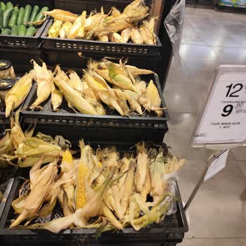 Carrefour SA Afyonkarahisar Şubesinde Manav Reyonunun Kötü Durumu Ve İlgisizlik