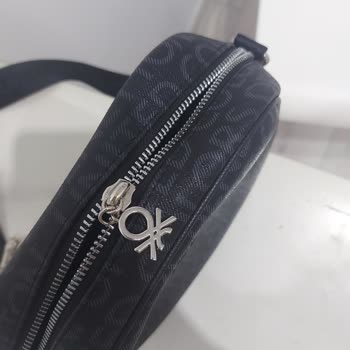 Benetton Handtasche nach 5x Tragen kaputt! Reißverschluss defekt, Träger gerissen