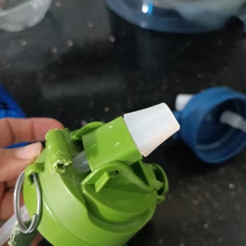 Ich habe vor 6 Monaten Benetton-Trinkflasche gekauft, Deckel gleich zweimal kaputt!