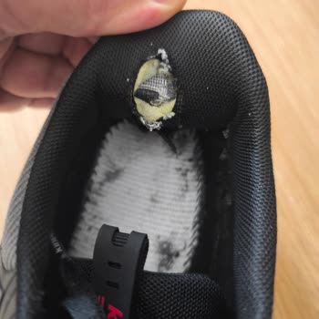 Koşu Ayakkabısında Kısa Sürede Ciddi Deformasyon Ve Hayal Kırıklığı