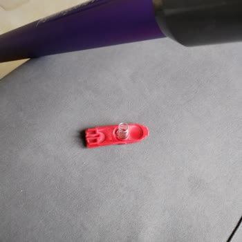 Dyson Süpürgenin Boru Klipsi Kırıldı, Çözüm Bekliyoruz