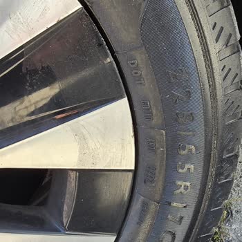 Sıfır Mercedes Vito'nun Ön Lastiklerinde Beklenmedik Aşınma Sorunu