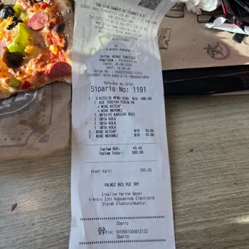 Sbarro Van AVM'de XL Pizza Ve Patates Hayal Kırıklığı