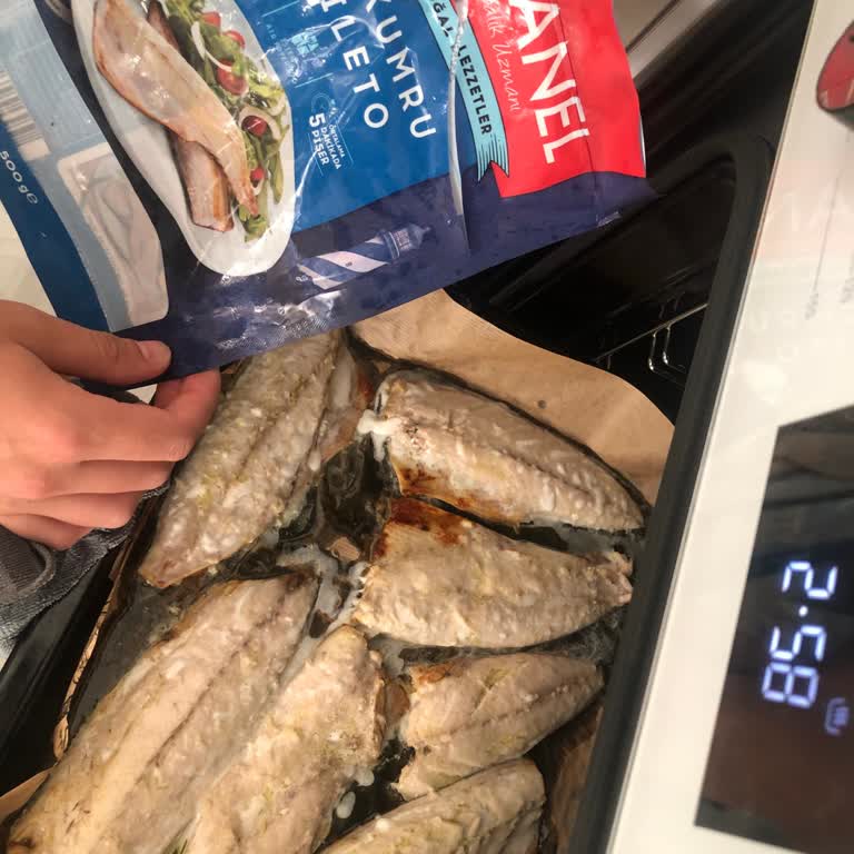 Dardanel Uskumru Fileto Pişerken Kötü Koku Ve Beyaz Sıvı Sorunu