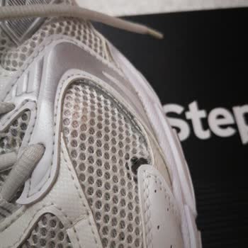 Kısa Sürede Yırtılan Ayakkabıya Yetersiz İnceleme Cevabı Mağdur Etti