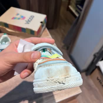 Yarım Saatlik Kullanımda Deforme Olan Çocuk Ayakkabısına Çözüm Bulunmadı