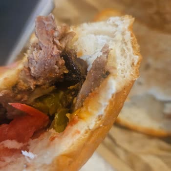Migros Yemek Üzerinden Gelen Çiğ Ve Kanlı Döner Mağduriyeti