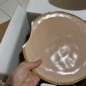 Kırık Gelen Yemek Takımları Hayal Kırıklığı Yarattı